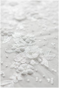 Weiche 3D-Blütenspitze/ 3D Perlenspitze/ Braut Spitzenstoff Off-White/ Brautkleid Spitze/ Couture Spitze/ Perlenspitze// L17-151