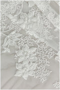 3D Blumen Spitzenstoff mit Perlen/ Hochzeitskleid Spitze Off-White/ weicher 3D Spitzenstoff/ Pailletten Spitzenstoff// L17-167