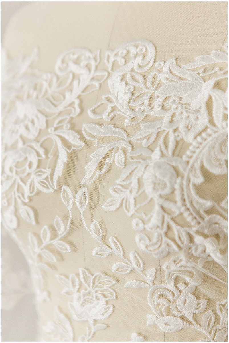 Soft bridal lace fabric off-white/ floral lace fabric/ wedding dress lace/ veil lace/ cotton lace// L17-172C