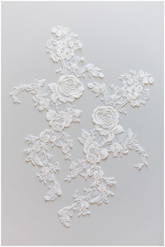 Blumen Applikation, Spitzenblume Applikation, Hochzeitskleid Applikation, Spitzenblume// A17-149