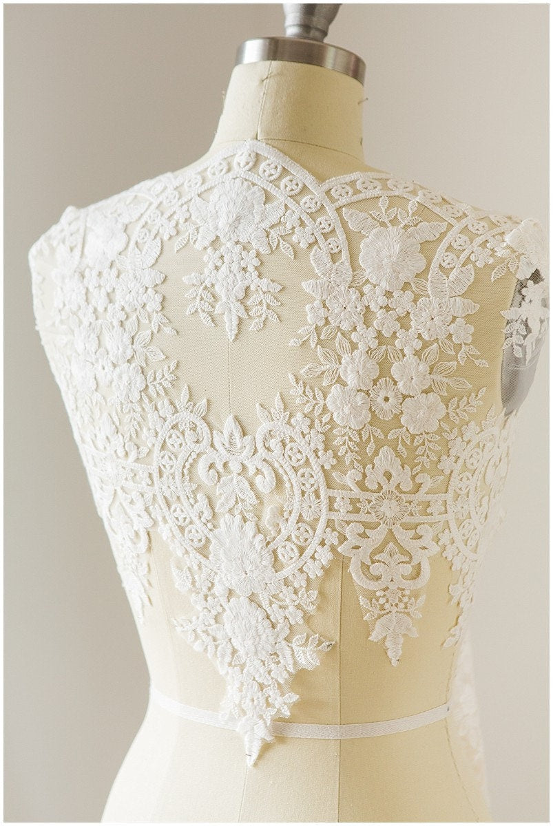 Bridal lace trim off-white/ wedding lace trim/ veil lace/ soft embroidered lace trim/ elegant bridal lace// T17-051