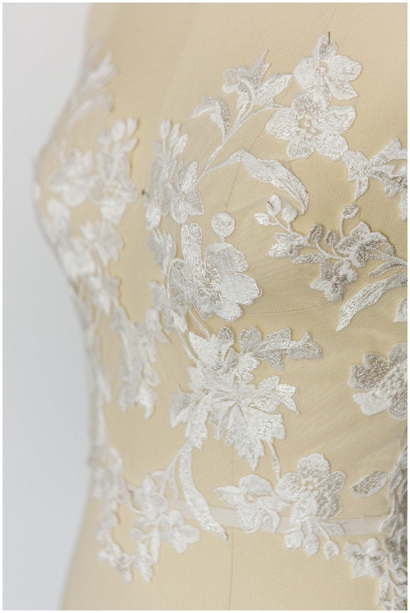 Sofort Braut Spitzen Applikation, romantische Spitzen Applikation, Spitzenblume, Blumen Applikation, Hochzeitskleid Spitzenapplikation, Brautspitze// A17-132