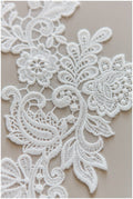 Milchseide Spitzen Applikation, BrautBlumen Applikation, Spitzenblume, Blumen Applikation, Hochzeitskleid Spitzenapplikation, Spitzenblumen Applikation// A17-139