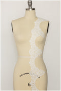Lace trim off-white/ elegant bridal lace trim/ flower veil lace trim/ wedding dress lace// T17-056