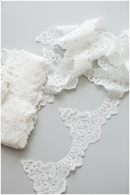 Lace trim off-white/ elegant bridal lace trim/ flower veil lace trim/ wedding dress lace// T17-056