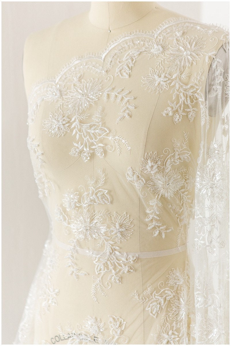 Romantischer handbeaded Spitzenstoff, Brautkleid Stoff, Hochzeitskleid Tüll, Brautspitze, Perlen Spitzenstoff, Blumen Spitze Design// L17-183