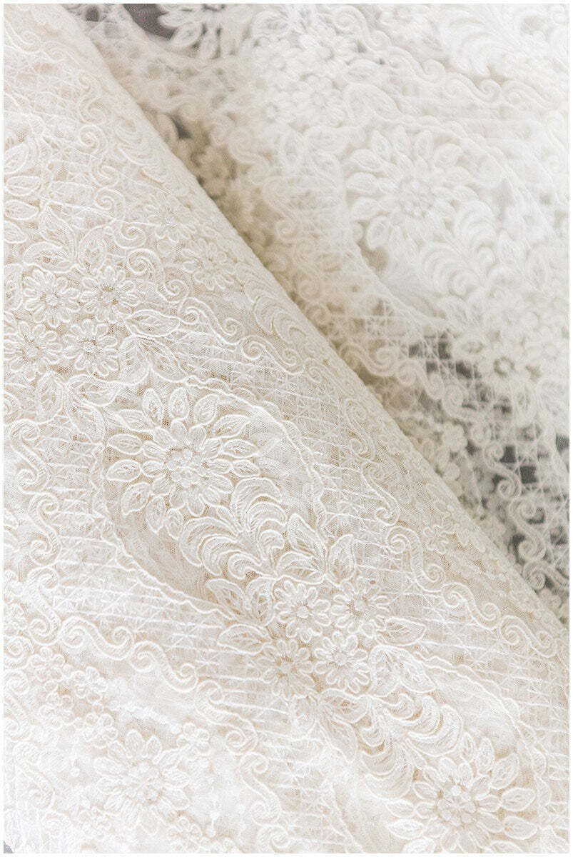 Vintage bridal lace off-white/ boho bridal lace/ bridal lace/ romantic lace// L17-179