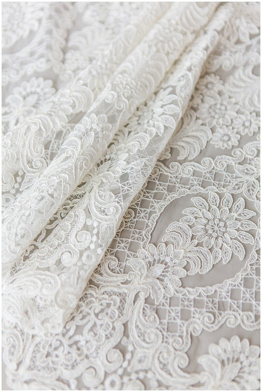 Vintage bridal lace off-white/ boho bridal lace/ bridal lace/ romantic lace// L17-179
