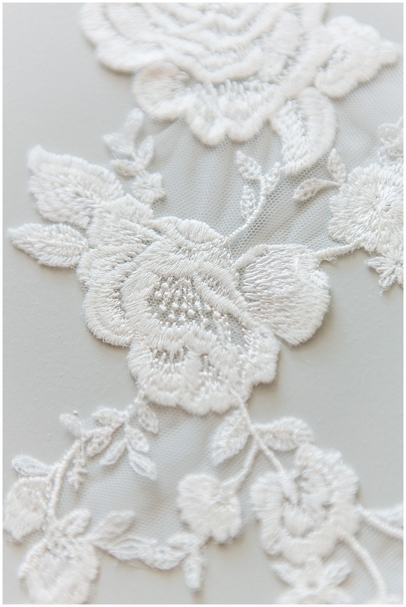Flower applique, lace flower applique, wedding dress applique, lace flower// A17-149