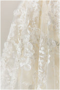 Wunderschöner 3D Spitzenstoff für Brautkleider/ Brautspitze Off-White/ Blumenspitze/ bestickte Spitze/ romantische Braut Spitze// L17-184