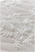 Romantischer handbeaded Spitzenstoff, Brautkleid Stoff, Hochzeitskleid Tüll, Brautspitze, Perlen Spitzenstoff, Blumen Spitze Design// L17-183