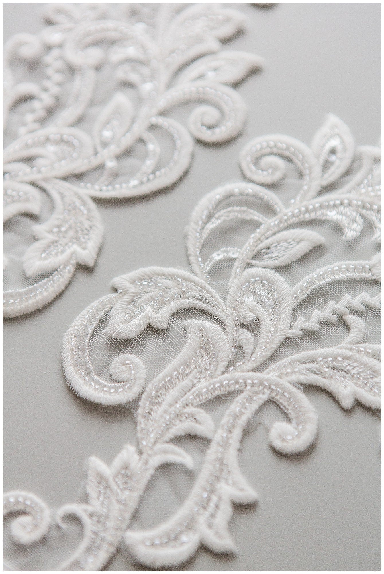 PerlenHochzeitskleid Spitzenaufnäher, Aufnäher für Brautkleid, Spitzenblume für Hochzeitskleid, Brautspitze Applikation// A17-156