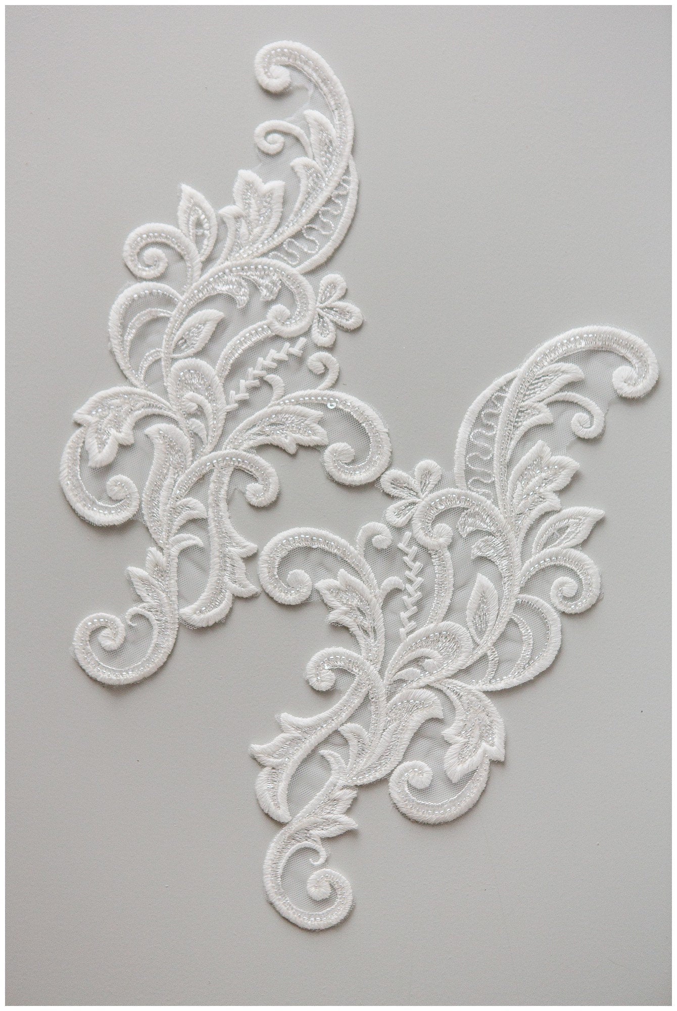 PerlenHochzeitskleid Spitzenaufnäher, Aufnäher für Brautkleid, Spitzenblume für Hochzeitskleid, Brautspitze Applikation// A17-156