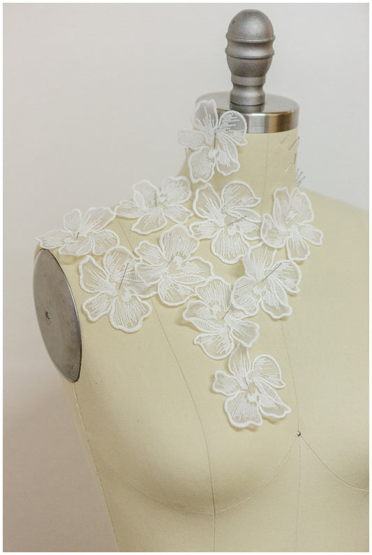 10pcs. 3D lace flowers for sewing on/ 3D flower lace applique/ wedding dress lace applique/ bridal lace// A17-162