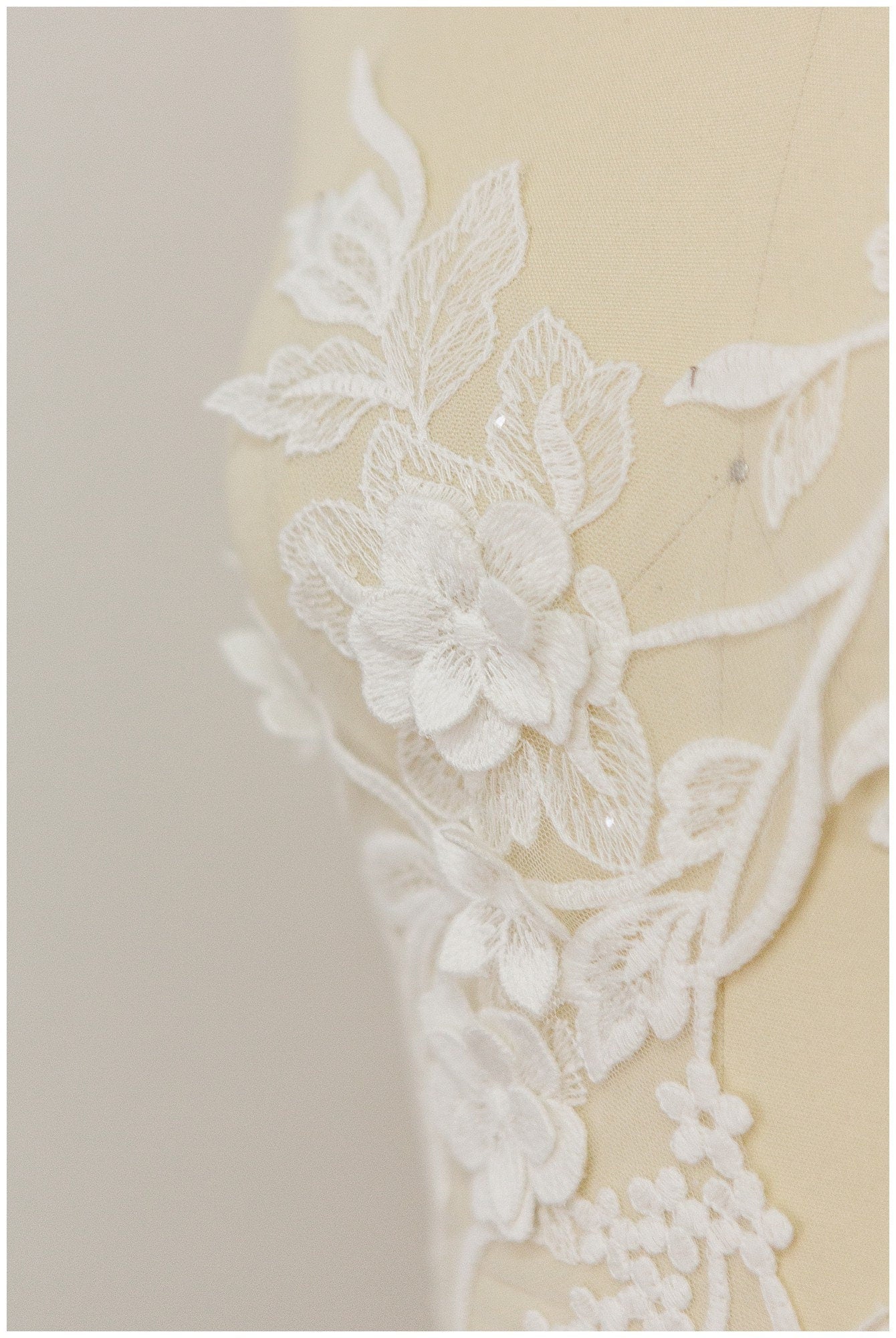 3D Blumen SpitzenApplikation für Hochzeitskleid, Hochzeitskleid Spitzenapplikation mit 3D Blumen, Brautspitze Applikation// A17-155