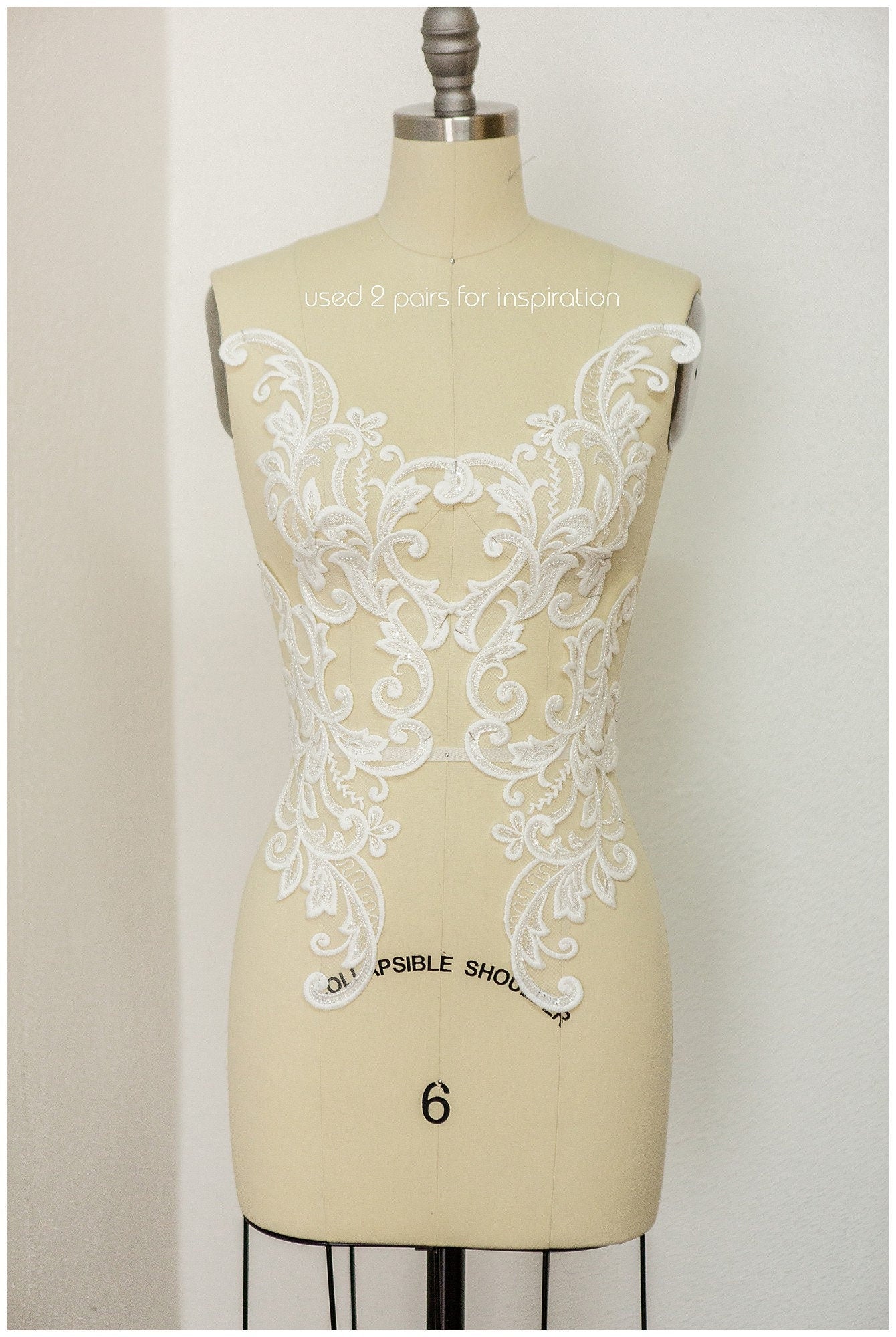 PerlenHochzeitskleid Spitzenaufnäher, Aufnäher für Brautkleid, Spitzenblume für Hochzeitskleid, Brautspitze Applikation// A17-156