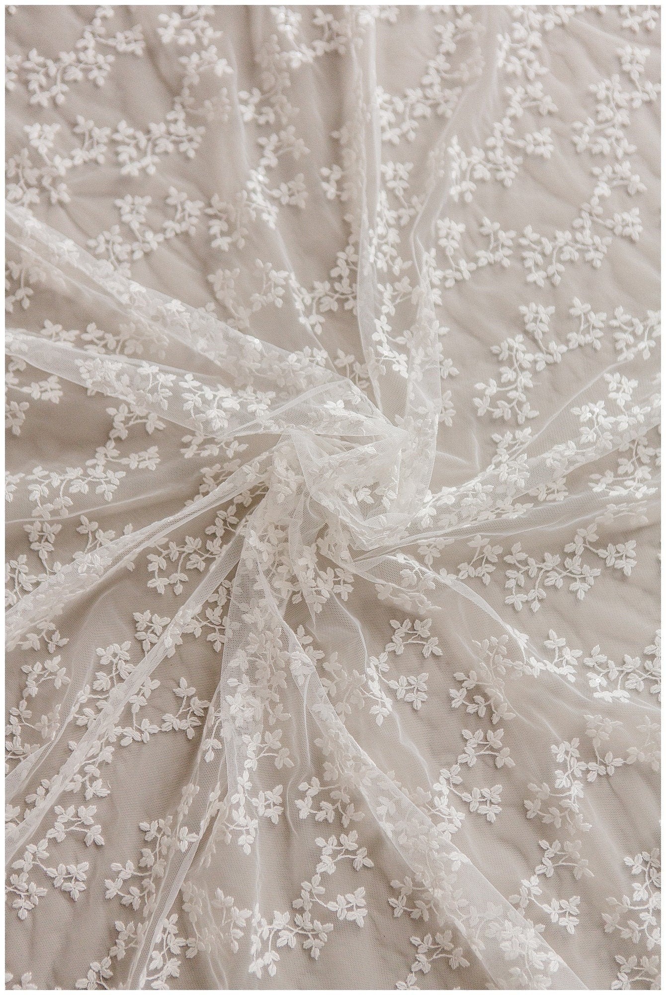Floral Bridal Lace Off-White/ Bridal Lace Fabric/ Floral Wedding Lace/ Couture Lace// L18-197