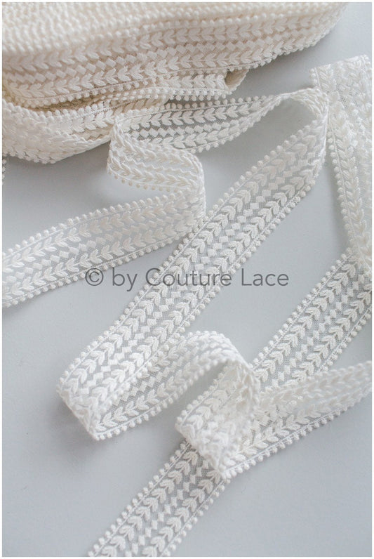 Soft embroidered lace trim off-white/ elegant bridal lace/ bridal lace trim/ veil lace/ boho wedding dress// T19-064CO