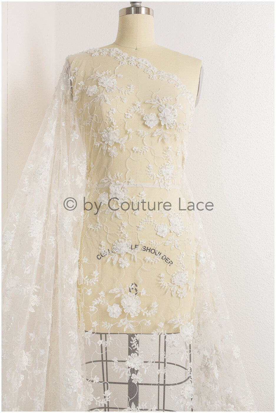 3D Blumen Spitzenstoff Off-White/ Braut Perlen Spitzenstoff/ romantischer Spitzenstoff mit 3D Blumen/ Hochzeit Spitzenstoff// L19-205