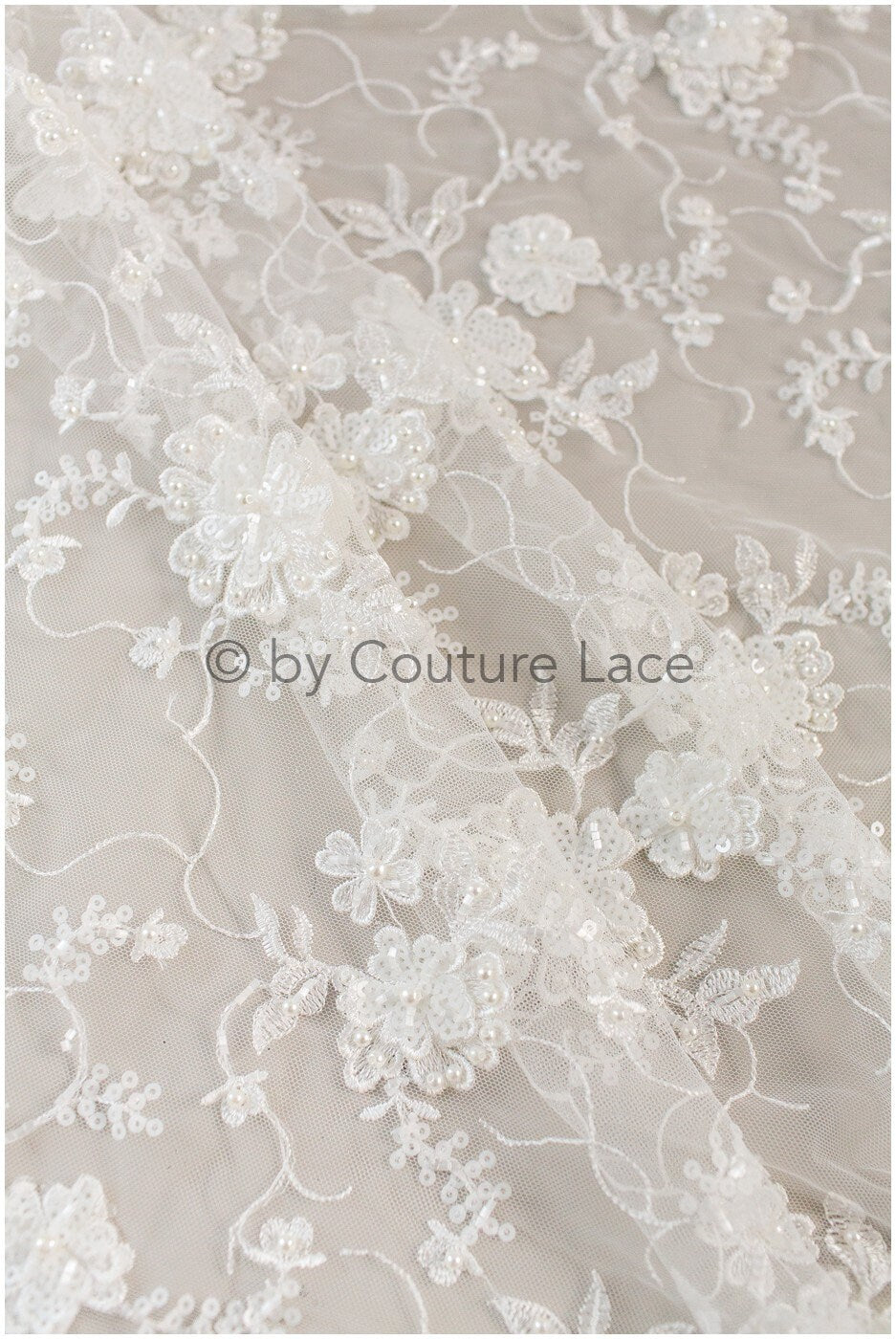 3D Blumen Spitzenstoff Off-White/ Braut Perlen Spitzenstoff/ romantischer Spitzenstoff mit 3D Blumen/ Hochzeit Spitzenstoff// L19-205