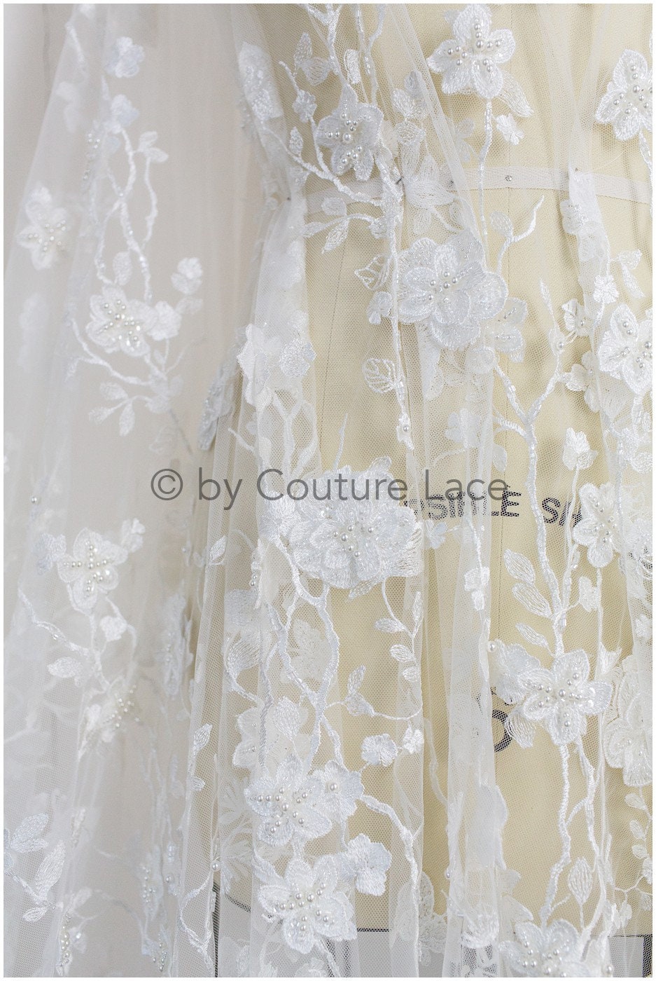 3D Blumen Spitzenstoff/ Braut Spitzenstoff/ romantischer Blumen Spitzenstoff mit 3D Blumen/ Hochzeit Spitzenstoff// L19-207