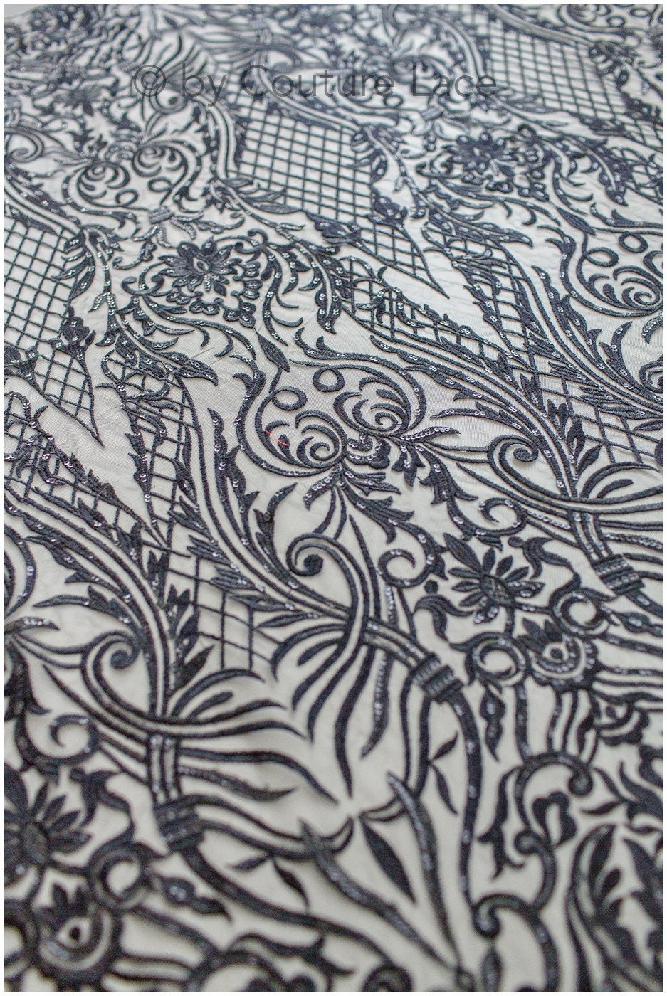 Schwarze Ornamentspitze/ schwarze Spitze/ schwarze bestickte Spitze für Abendkleid/ schwarze Couture Spitze // L19-215