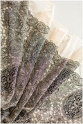 Zarte schwarze verzierte Spitze / bestickte schwarze Spitze / komplizierte Spitze / verschnörkelter Spitzenstoff / verziertes Spitzenmuster / / L19-223