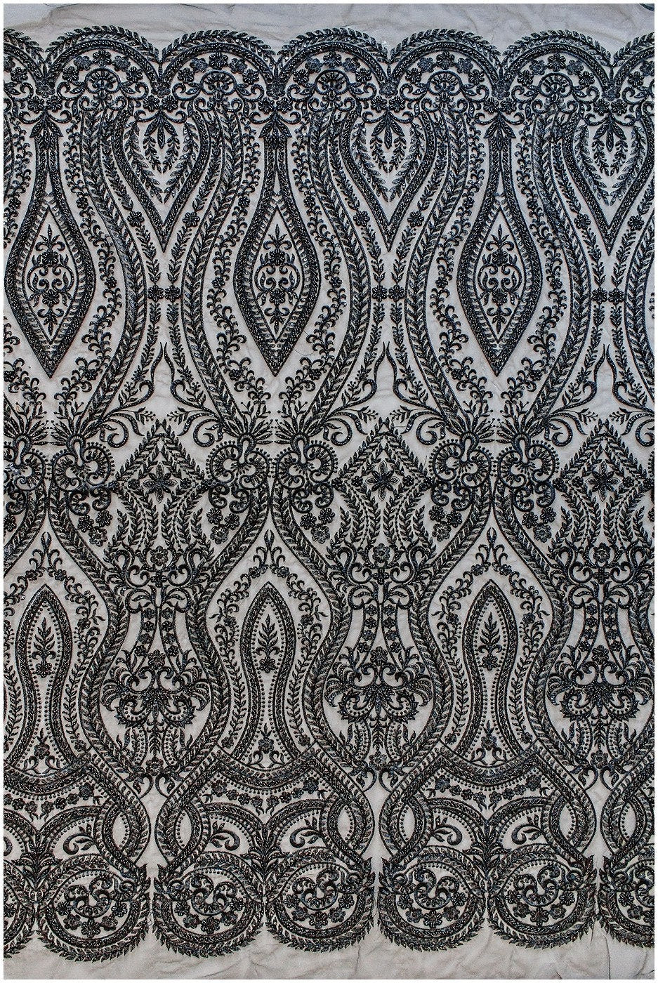 Schwarzer Perlen Spitzenstoff/ schwarze Couture Spitze/ Abendkleid Spitzenstoff/ schwarzes Abendkleid Perlenspitze/ L19-250