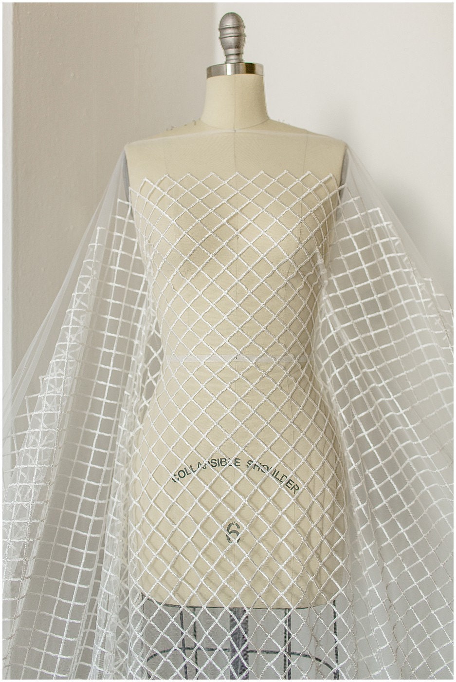Netz Spitzenstoff Off-White/ Braut Spitzenstoff/ Netzpattern Spitze/ bestickte Hochzeitskleid Spitze// L19-254