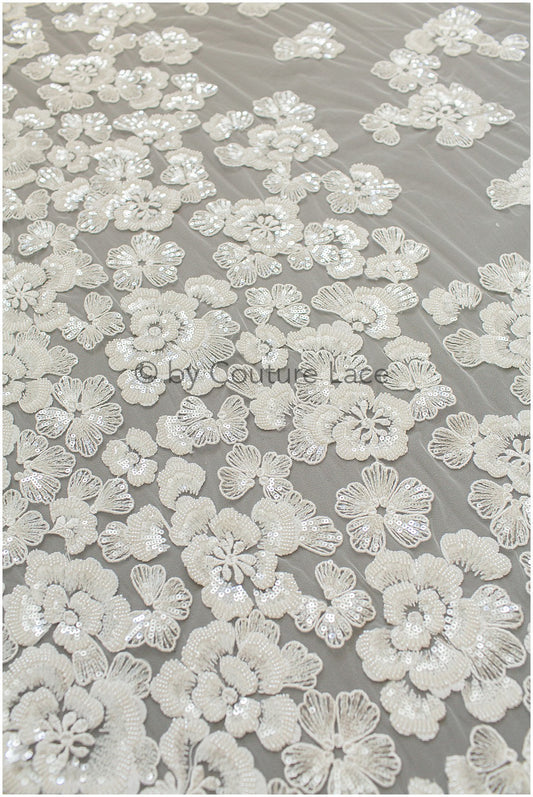 Schwerer Perlen Spitzenstoff Off-White/ Brautspitze/ Hochzeitskleid Spitze mit Perlen/ Perlenblüten Spitzenstoff// L19-282