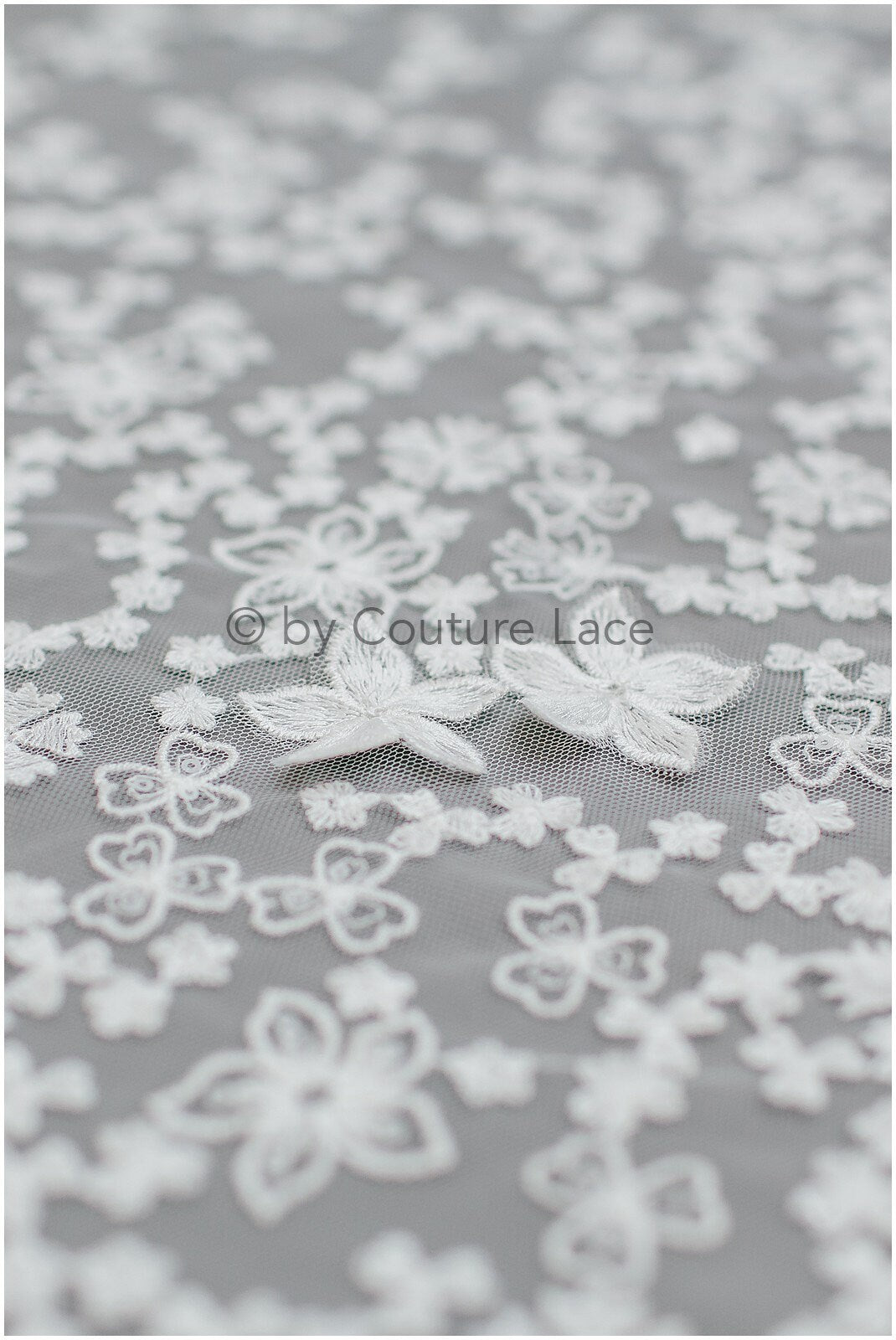 3D Blumen Spitzenstoff/ Braut Spitzenstoff/ romantischer Blumen Spitzenstoff mit 3D Blumen // L19-268