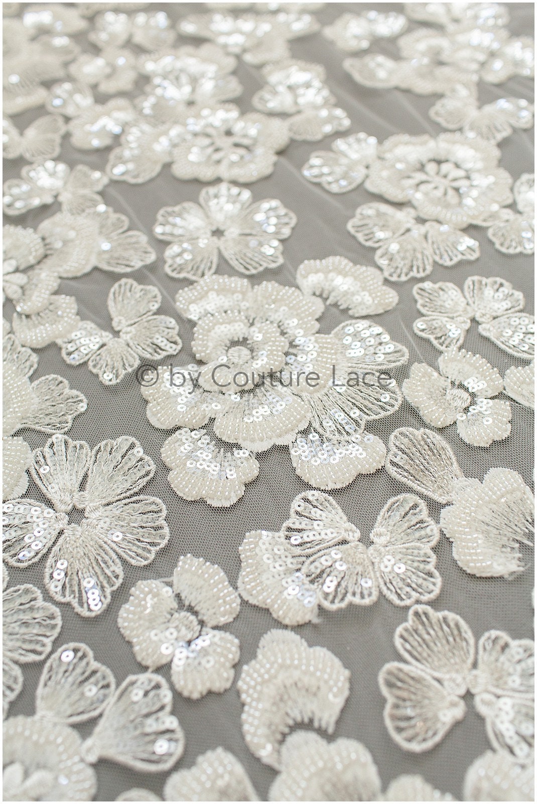 Schwerer Perlen Spitzenstoff Off-White/ Brautspitze/ Hochzeitskleid Spitze mit Perlen/ Perlenblüten Spitzenstoff// L19-282