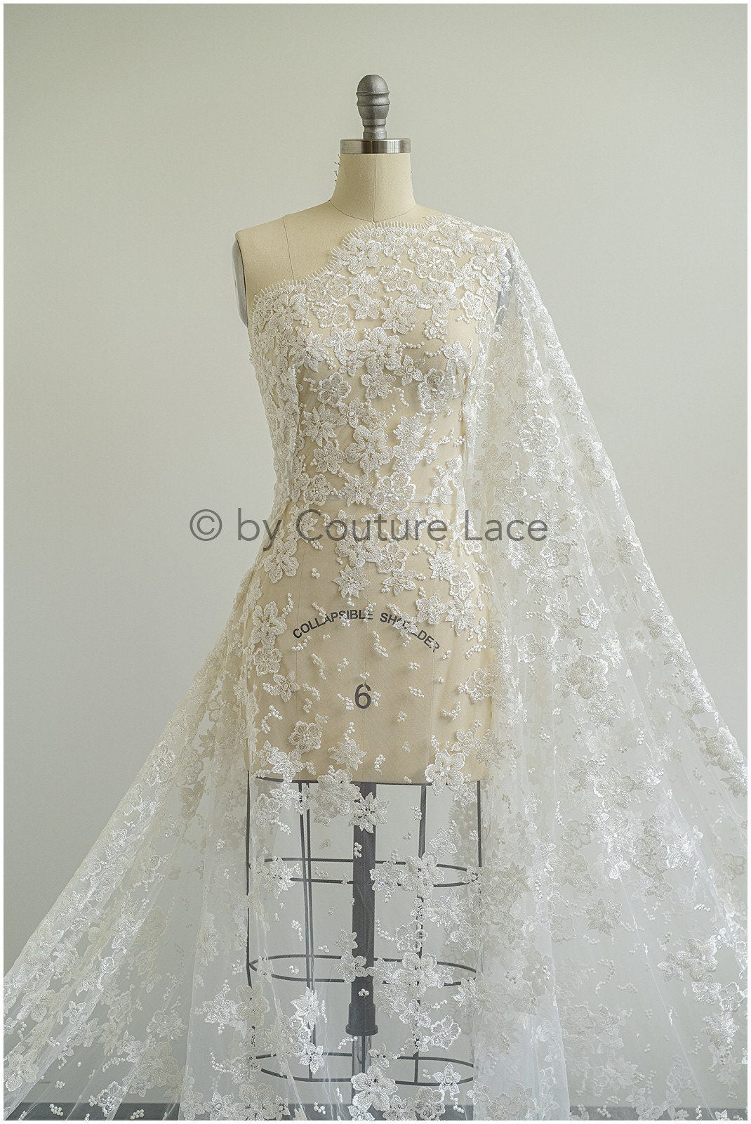 Schwerer Perlen Spitzenstoff/ Brautspitze Off-White/ Hochzeitskleid Spitze mit Perlen/ Perlenblüten Stoff/ glänzende Spitze// L19-283