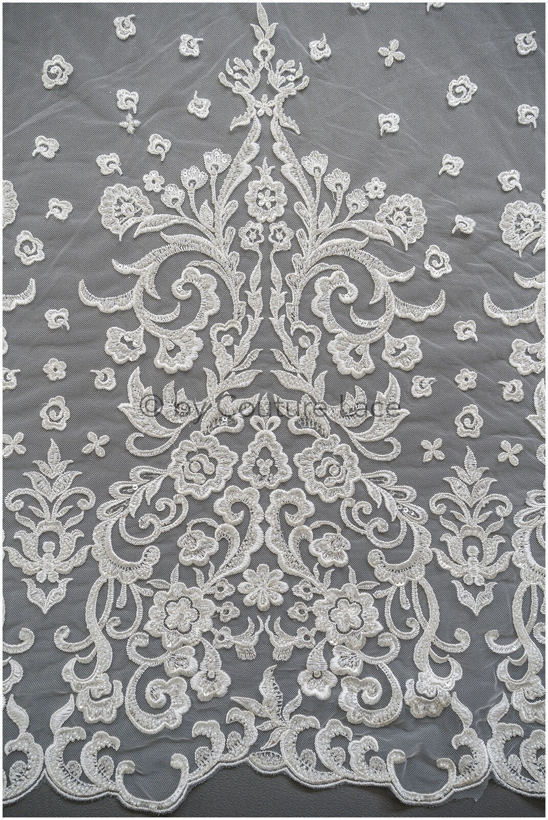 Berta Bridal Spitzenstoff, Brautspitze mit Perlen und Pailletten, verzierte Blumenspitze, Berta Braut Hochzeitsspitze// L19-302