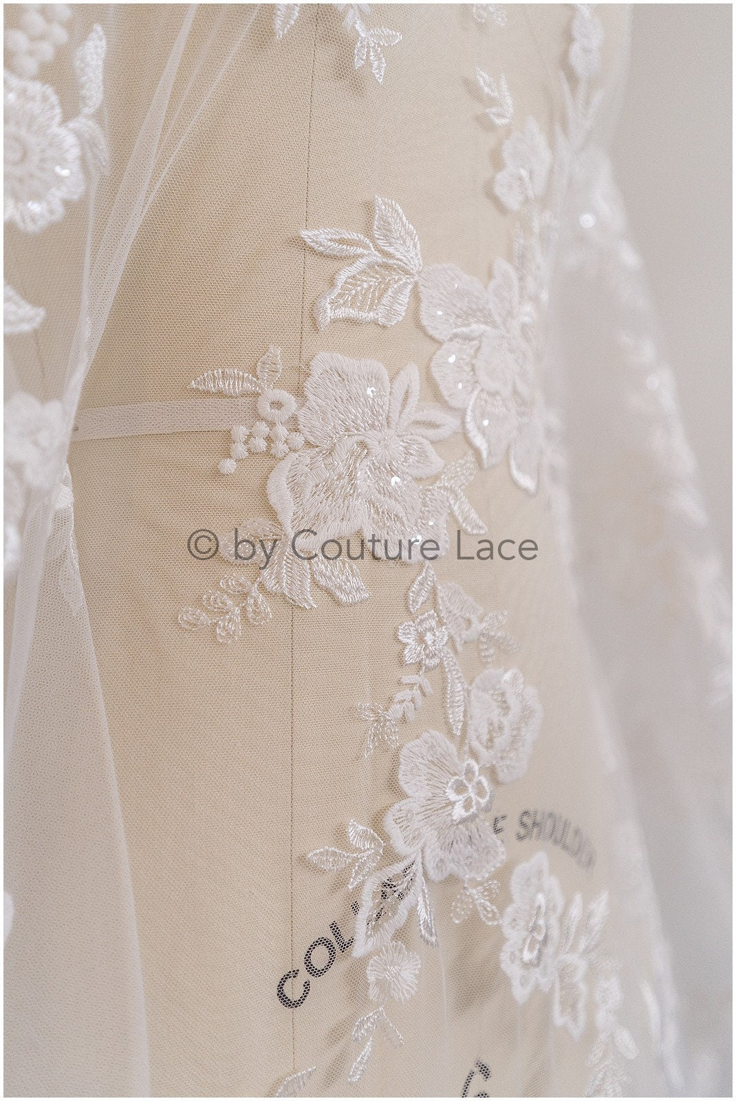 Romantischer Baumwoll-Rayon-Misch-Spitzenstoff für Hochzeitskleid, Spitzenstoff, Blumendesign Spitze, Blumenmuster Hochzeitskleid Spitze// L19-017