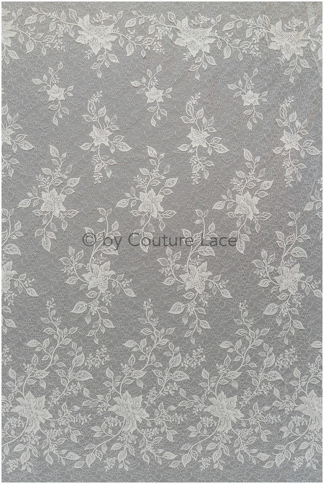 Spitzenstoff Off-White/ französischer Spitzenstoff/ florale Spitzenstickerei/ Blütenspitze mit Pailletten// L19-016