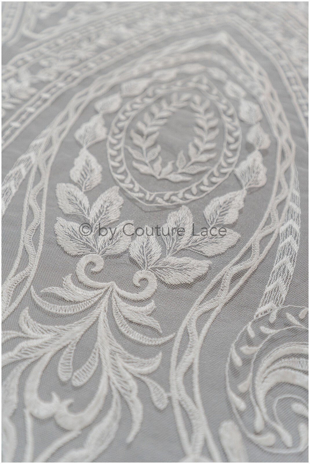 Orientalischer Spitzenstoff Off-White/ Hochzeitsspitze/ Braut Spitze/ Couture Spitze/ Hochzeitskleid Spitze// L19-050
