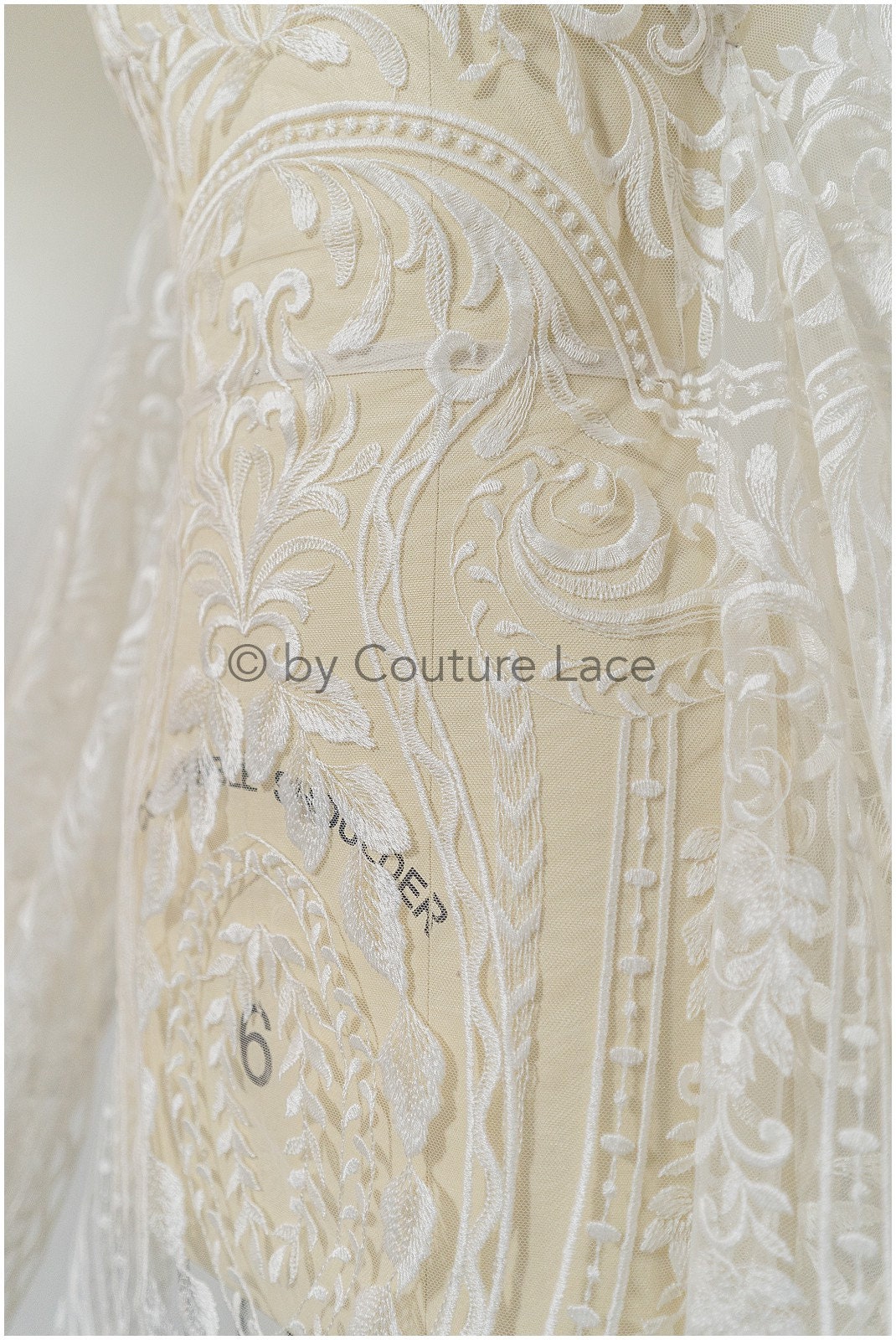 Orientalischer Spitzenstoff Off-White/ Hochzeitsspitze/ Braut Spitze/ Couture Spitze/ Hochzeitskleid Spitze// L19-050