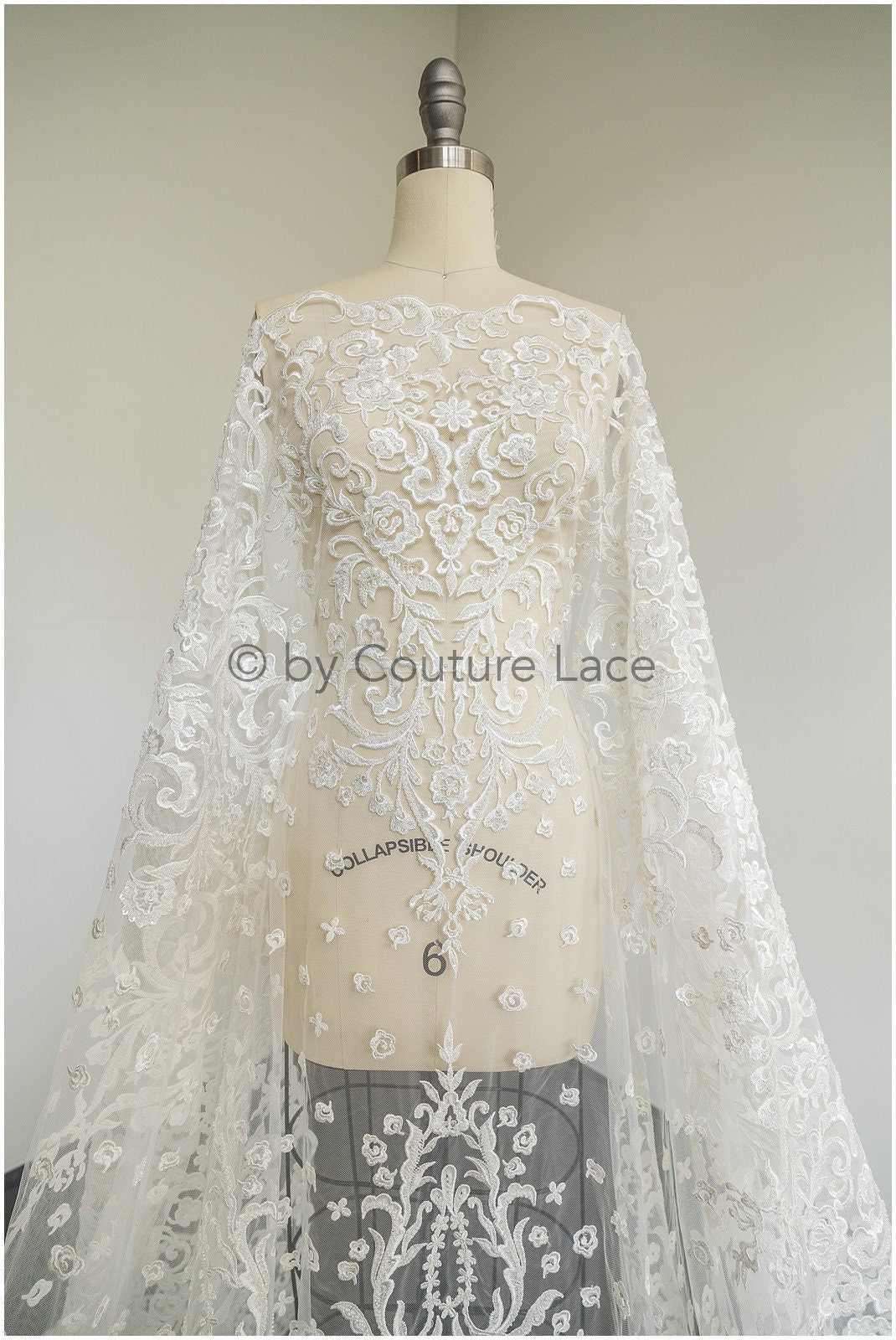Berta Bridal Spitzenstoff, Brautspitze mit Perlen und Pailletten, verzierte Blumenspitze, Berta Braut Hochzeitsspitze// L19-302