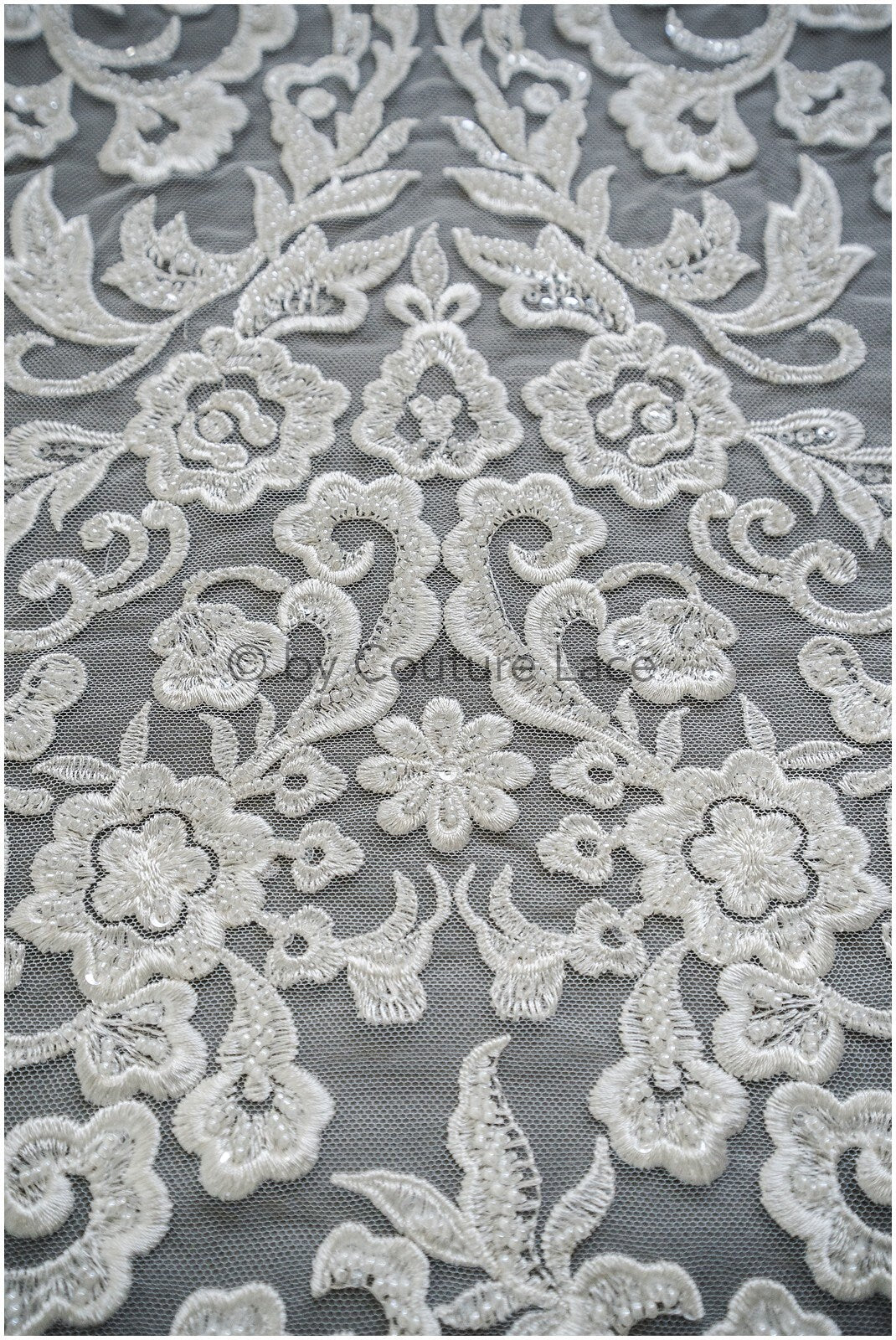 Berta Bridal Spitzenstoff, Brautspitze mit Perlen und Pailletten, verzierte Blumenspitze, Berta Braut Hochzeitsspitze// L19-302