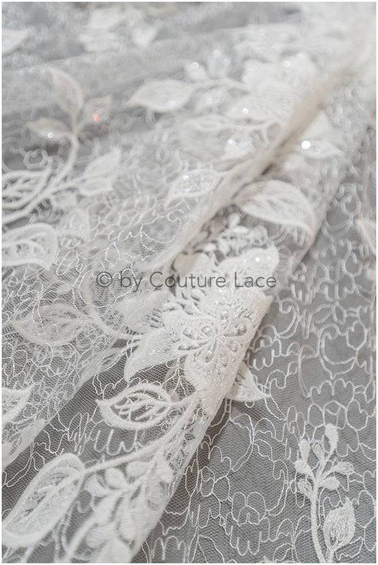2,5 yds / 2,3 Meter  Spitzenstoff Off-White/ französischer Spitzenstoff/ florale Spitzenstickerei/ Blütenspitze mit Pailletten// L19-016
