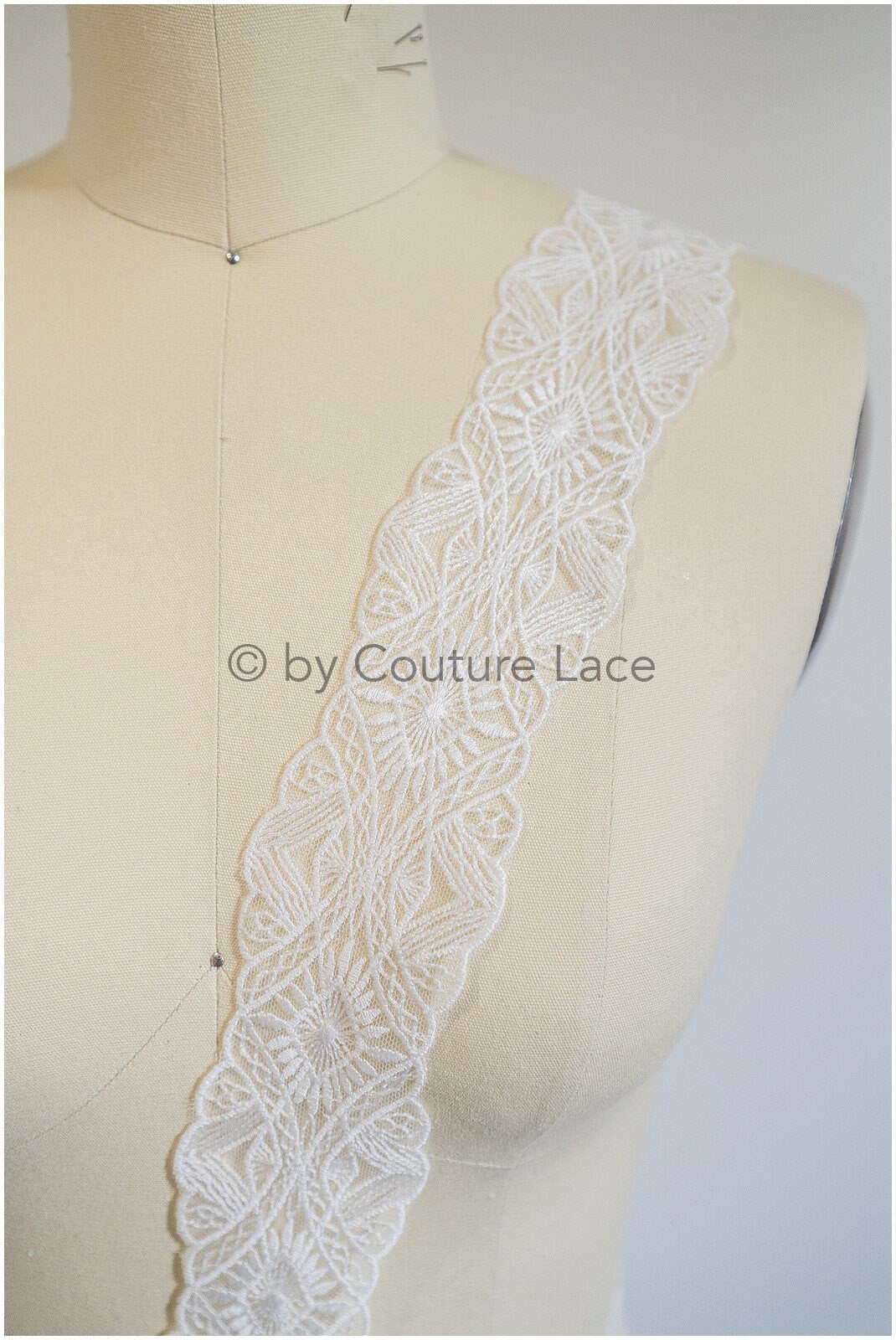 Braut Spitze Borte Off-White/ Spitzenborte für Hochzeitskleid/ Braut Spitzen Gürtel/ eleganter Braut Spitzenbesatz/ Braut Schleier// T20-085