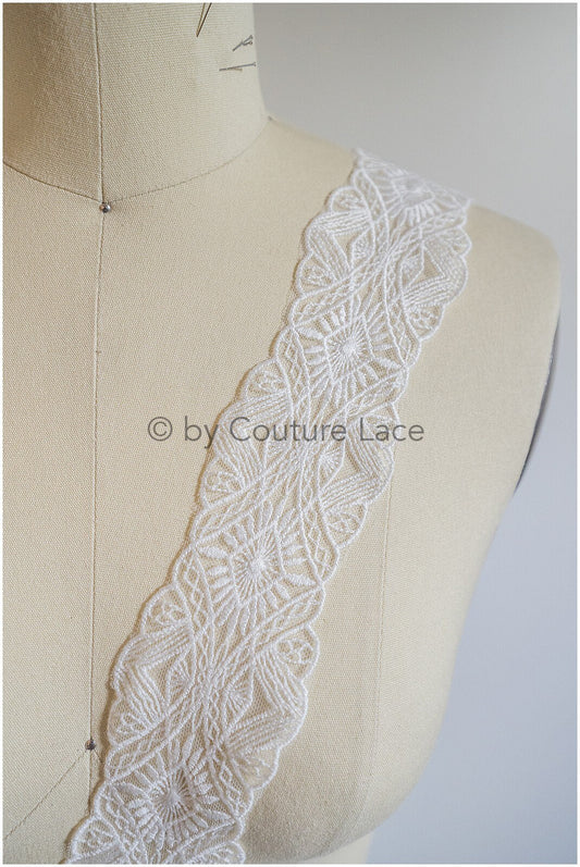 Bridal lace trim off-white/ lace trim for wedding dress/ bridal lace belt/ elegant bridal lace trim/ bridal veil// T20-085 