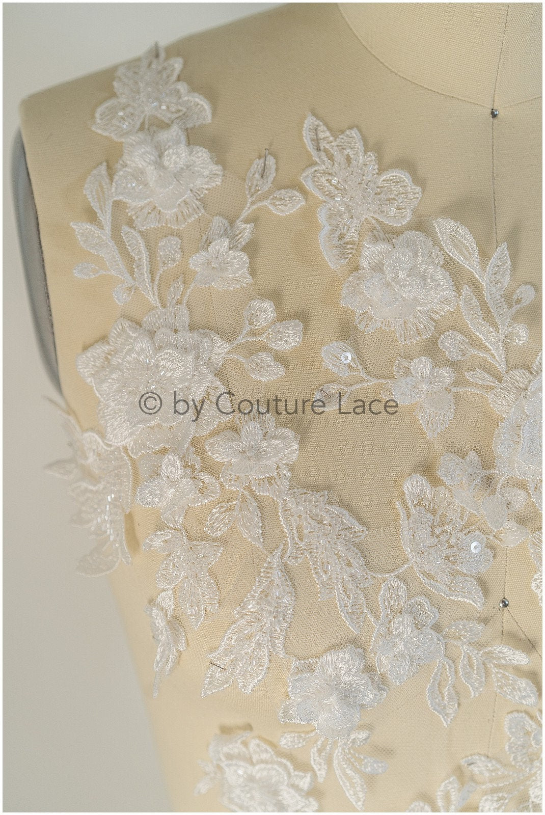 3D Blumen SpitzenApplikation für Hochzeitskleid, Brautkleid Spitzenaufnäher mit 3D Blumen, Perlen BrautSpitze Applikation mit 3D Blumen// A20-195