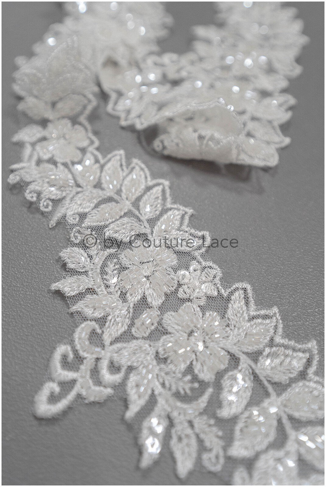Spitzen Borte mit Perlen/ perlenbestickte Spitzenborte/ Glitzer Strass Borte/ Braut Spitzenbesatz// T20-087