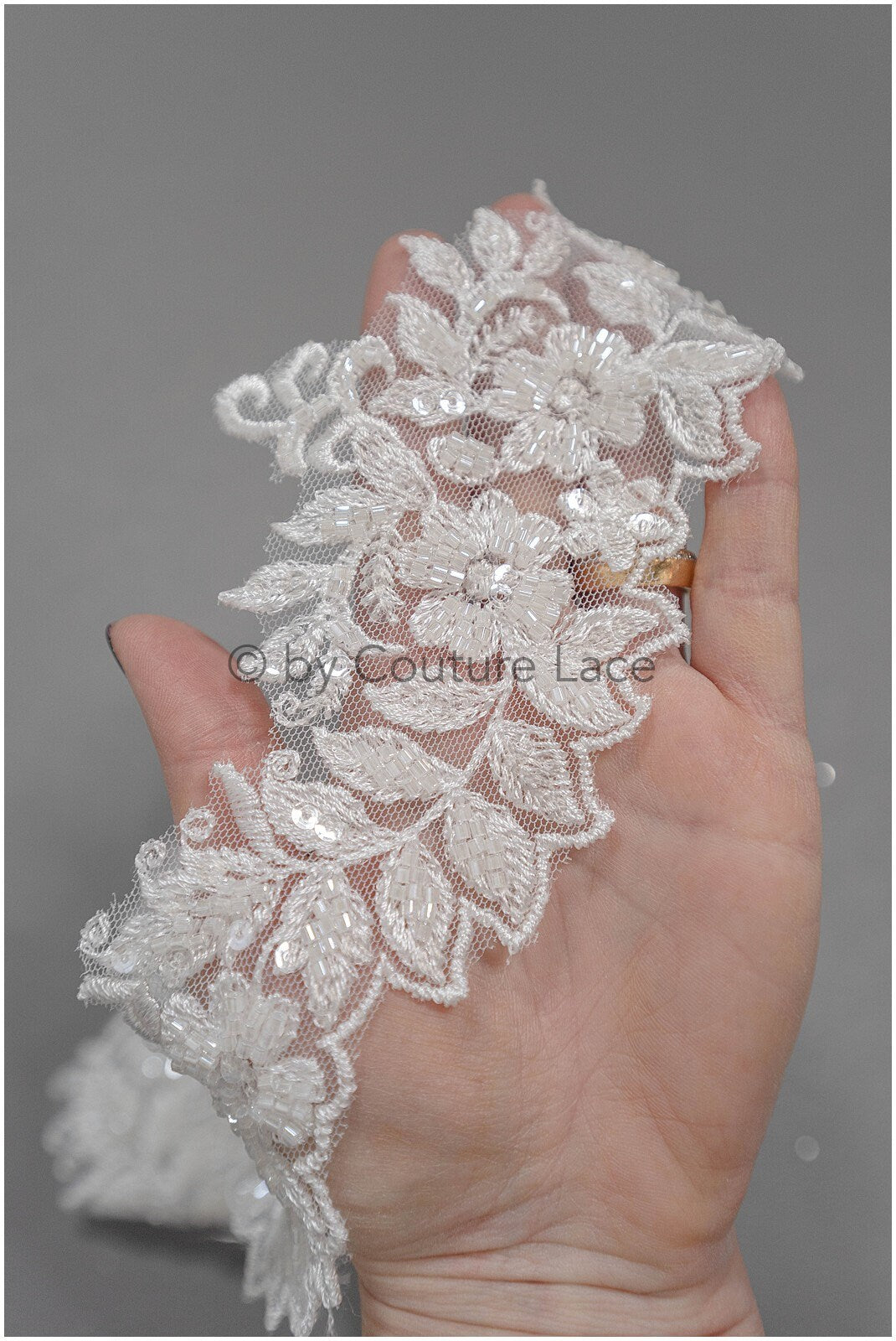 Spitzen Borte mit Perlen/ perlenbestickte Spitzenborte/ Glitzer Strass Borte/ Braut Spitzenbesatz// T20-087