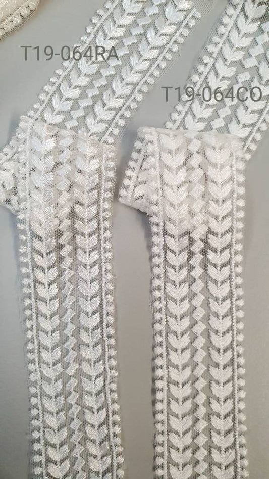 Soft embroidered lace trim/ elegant off-white bridal lace/ veil lace trim/ boho wedding dress trim/ boho bridal lace// T19-064RA