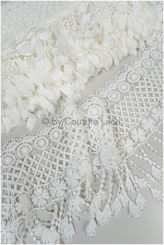 Fringe lace trim off-white/ Boho trim/ crocheted fringe lace/ Guipure lace with fringes/ Boho wedding dress lace// T20-102