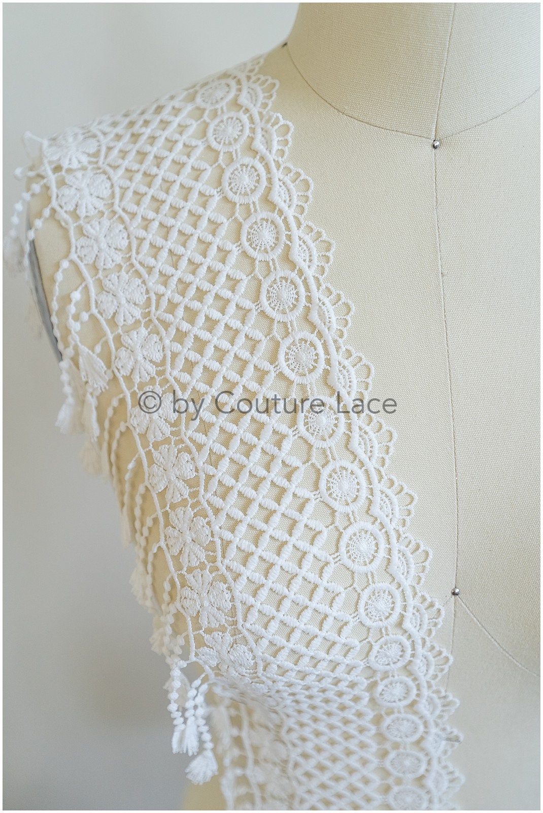 Fringe lace trim off-white/ Boho trim/ crocheted fringe lace/ Guipure lace with fringes/ Boho wedding dress lace// T20-102