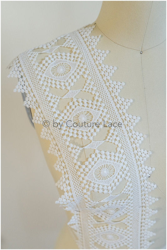 Boho lace trim off-white/ Guipure lace trim/ romantic boho lace/ bridal lace/ T20-107